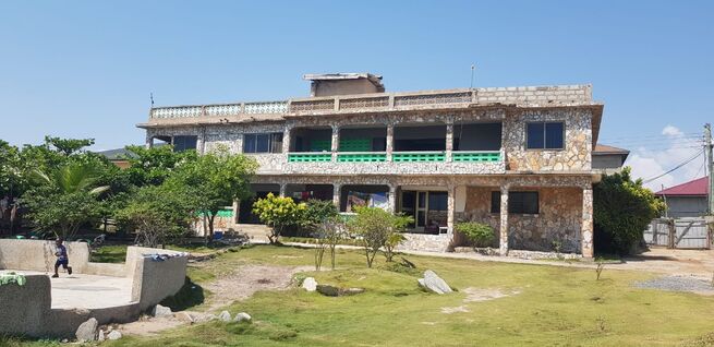 13 Direct ... Beachfront House = Nungua®