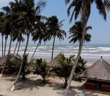 Direct Beachfront Resort = Axim, Western Region
