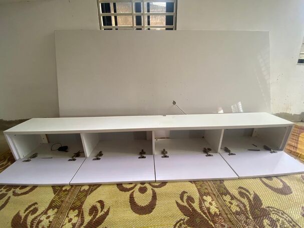 TV wall mount with built-in LED lights