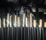 Bobby Brown make up brushes for sale